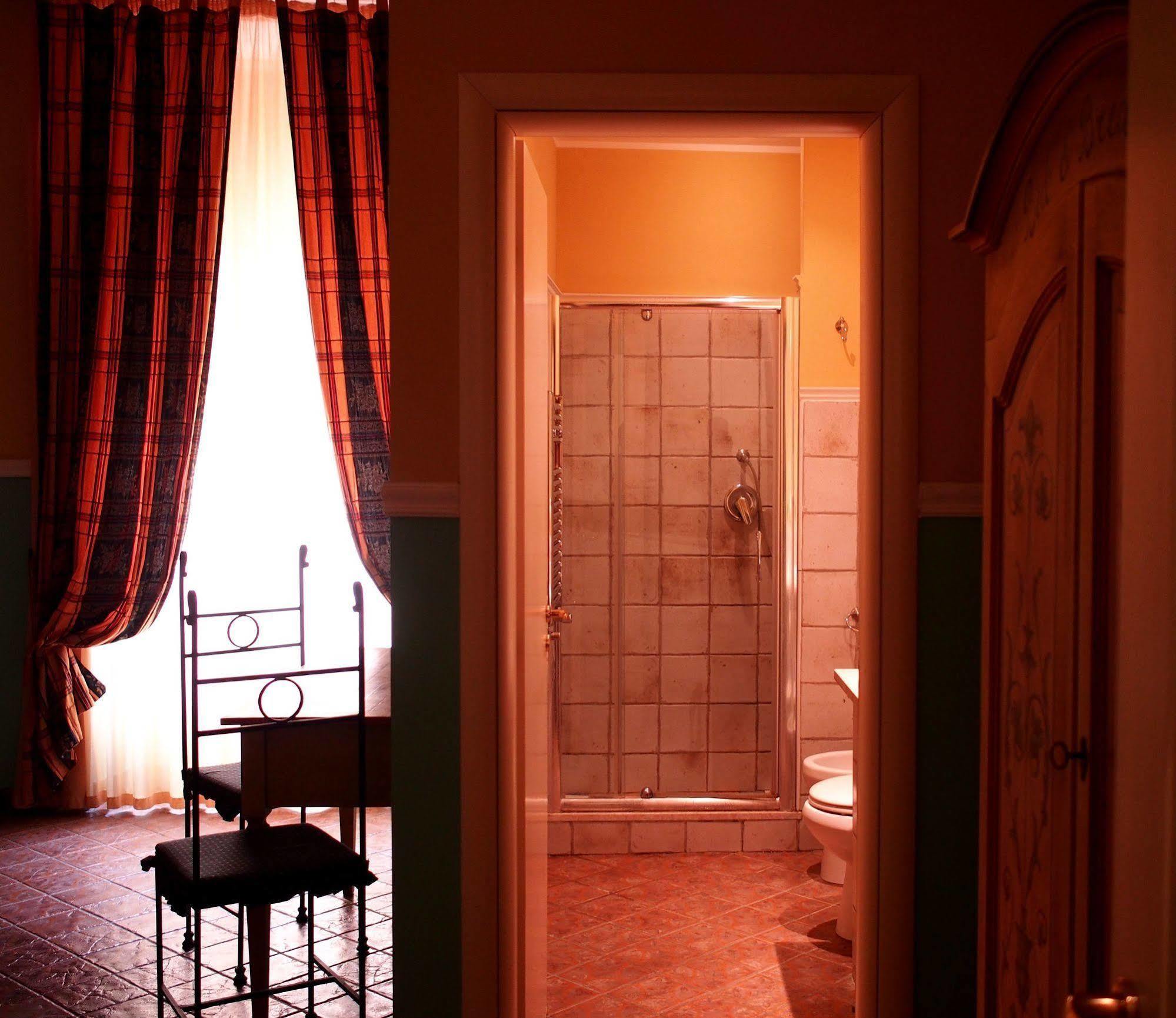 B&B Delle Palme เนเปิลส์ ภายนอก รูปภาพ